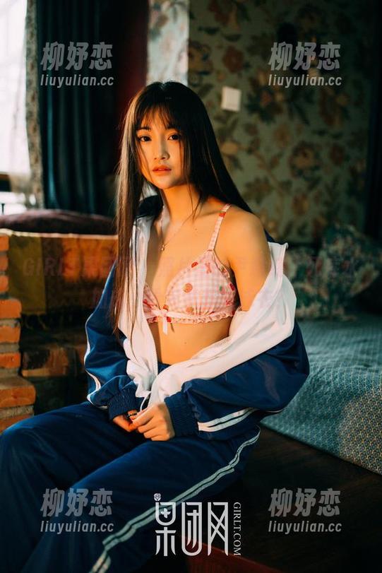 GIRLT果团网 - 照片里的尹意纯，死库水加成，看完竟想买泳衣？