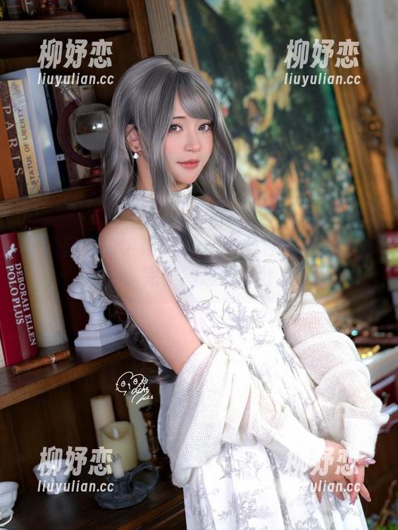 让人窒息的学姐！Machi马吉的私拍写真，完美到想给打分