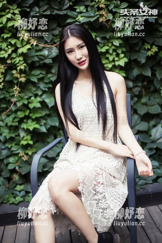 TouTiao头条女神 - 六月更新，快来欣赏幻雪儿的白色图片，莫名让我想起了奶油蛋糕...