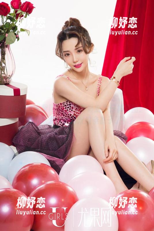 UGirls尤果网 - 艾霓莎最新牛仔裤原图：我是不是太过于喜欢这条裤子了！？