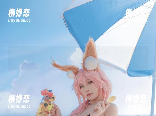 某位叫Uki雨季的博主给你送来短裤套图，分享中请自备纸巾！