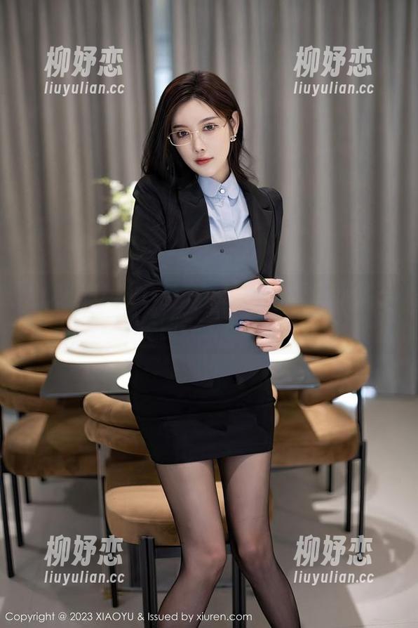 XIAOYU语画界 - 这礼服不一般，小热巴的美图模式已启动！