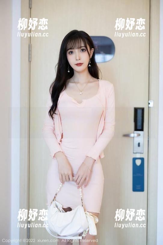 Xiuren秀人网 - 套图：糯米NM的条纹职场，制服的意味可不止于此