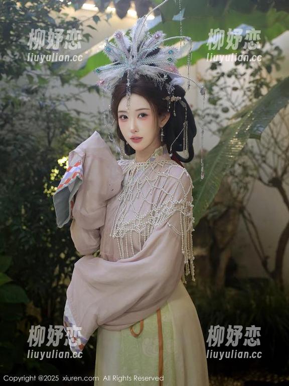 Xiuren秀人网 - 美七Mia的图库私房菜：裸足佳肴，酸甜口感