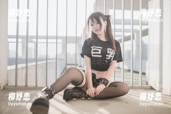 突然想问，Yoko宅夏私拍的时崎狂三（白金）那张图片，能不能让我静静看个三天三夜？