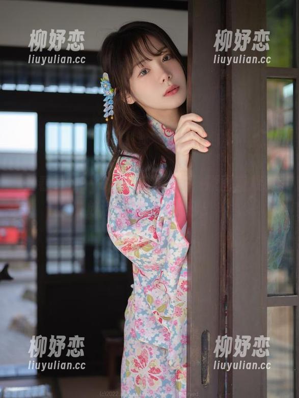 来看看wuyo(우요)的裸足，原图直接释放活力，分享时刻！