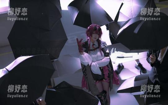w百合欧皇子w居家写真，真让人想问，能不能随便在你家抽烟？