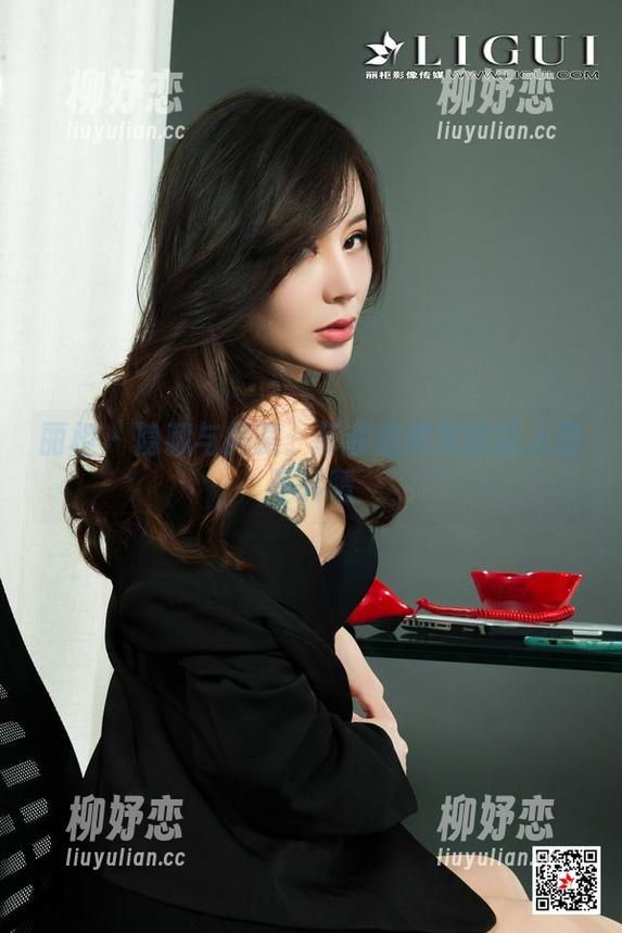 丽柜 - 隐藏与揭露：菲菲透明原图让人目不转睛
