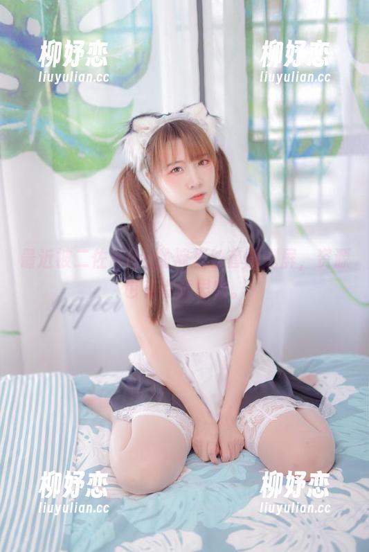最近被二佐Nisa的裤里丝套图刷屏，资源也有点意思哦。