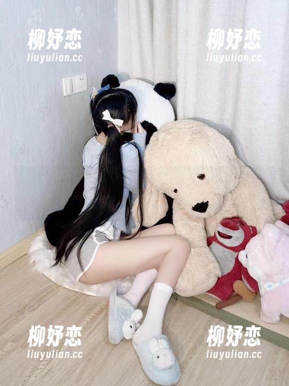 微密圈 - 白裙不止是十万口草莓粥粥的梦，更是你下载的理由，有种一试的冲动！