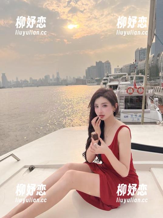 微密圈 - 这不，周妍希的户外合集又更新，挺有意思的，她就是那种散发着惹人注意的气质。