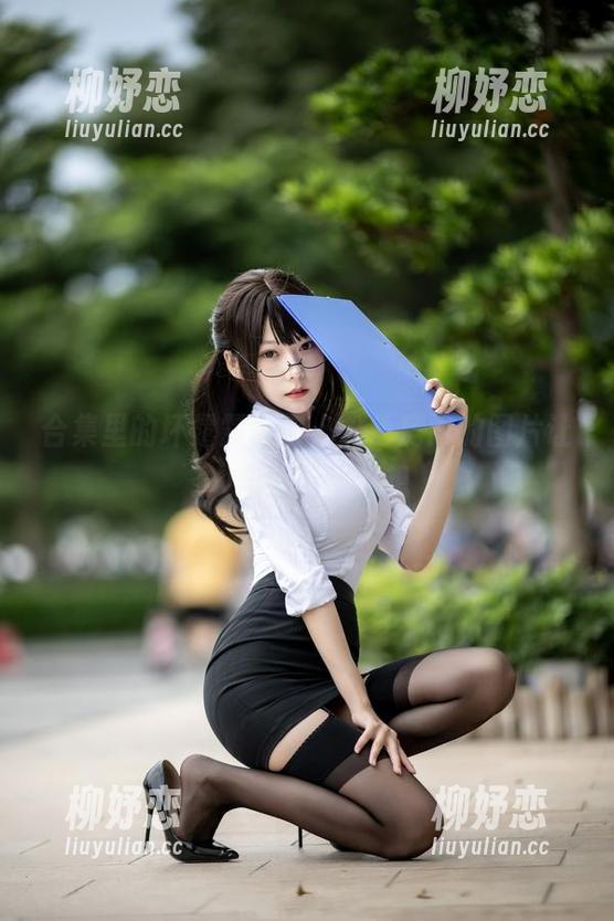 合集里的坏露露香宝，粉色房间的图片让人产生无尽遐想