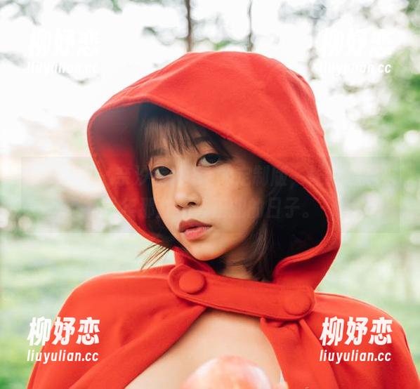校服图集：奈汐酱Nice的定制版，让我想起来当年那些不务正业的日子。