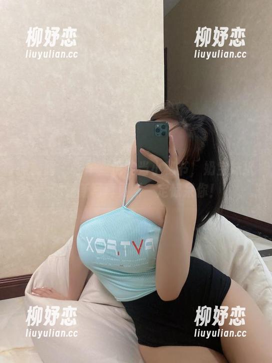 微密圈 - 在车里也能当小秘书，奶宝妹纸的最新写真更新一定惊呆你！