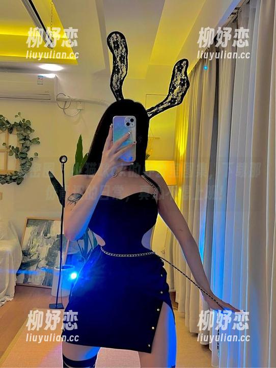 微密圈 - 小猫咪ck的办公室图集，下载那份青涩的日常，真心不想上班！