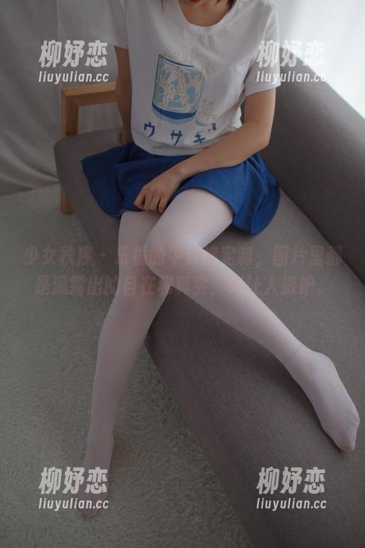 少女秩序 - 乐栀的牛仔裤定制，图片里都是流露出的自在和真实，好让人嫉妒。