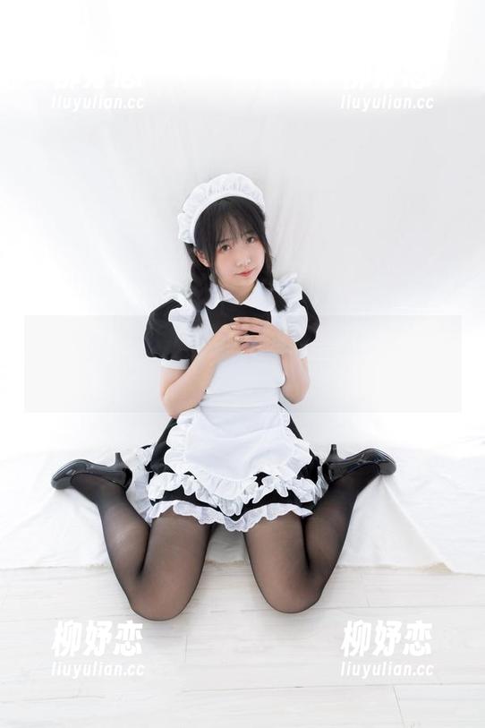 无圣光的少女秩序，过膝白丝牛仔短裙套图，数字和现实间的微妙。
