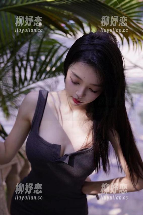 微密圈 - 连体衣&徐珺大哥：这图集里的每一张都像是在问我“敢穿吗？”