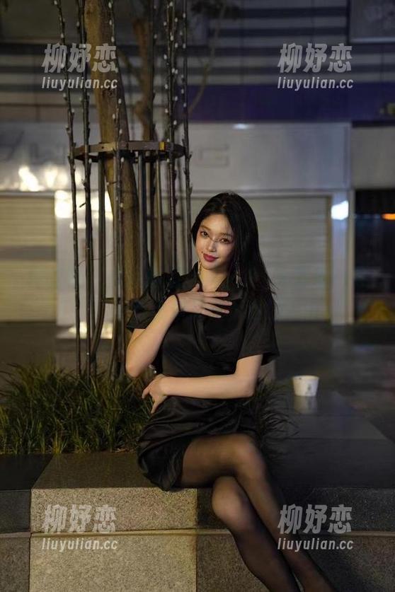 微密圈 - 校服高清合集，徐珺大哥这一身…想说却又说不出口