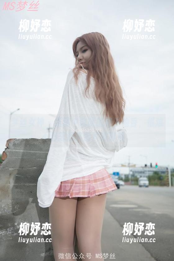 梦丝女神 - 原图中晓晓的裙子偷香，很难不容忽视这图片的奇妙。