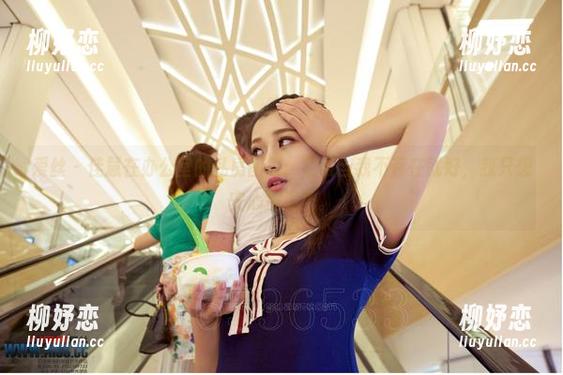 爱丝 - 佳慧在办公室的私房图集：老板当我不存在就好，我只想安心摆姿势。