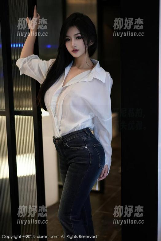 秀人网 - 小雨baby带来的比基尼私拍，这图包让我各种脸红，尴尬又不失优雅。