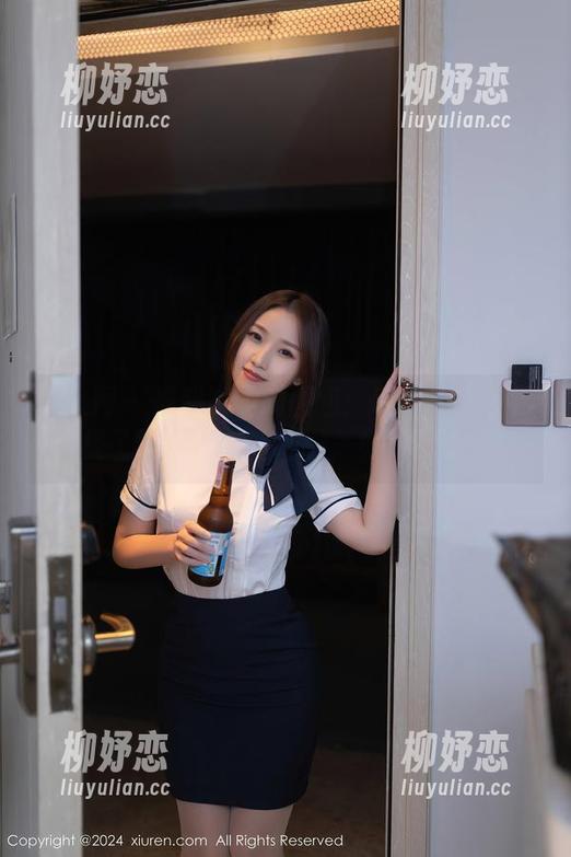 秀人网 - 福利满满的图包：程程程的旗袍像极了那杯好喝的咖啡，提神又养眼！