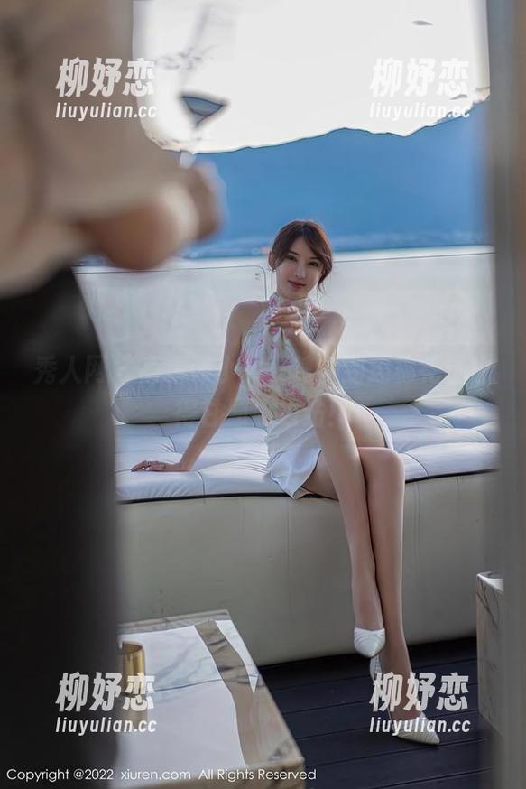 秀人网 - 高清谭小灵，纯白到连棉花糖也得甘愿靠边站！
