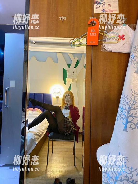黑丝女教师？芋圆侑子的免费图册，让我想上自由课堂！