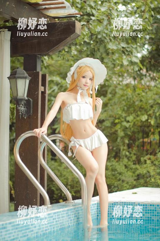 山风忽起，花柒Hana的蓬莱山辉夜图集让无圣光洒满屋子。