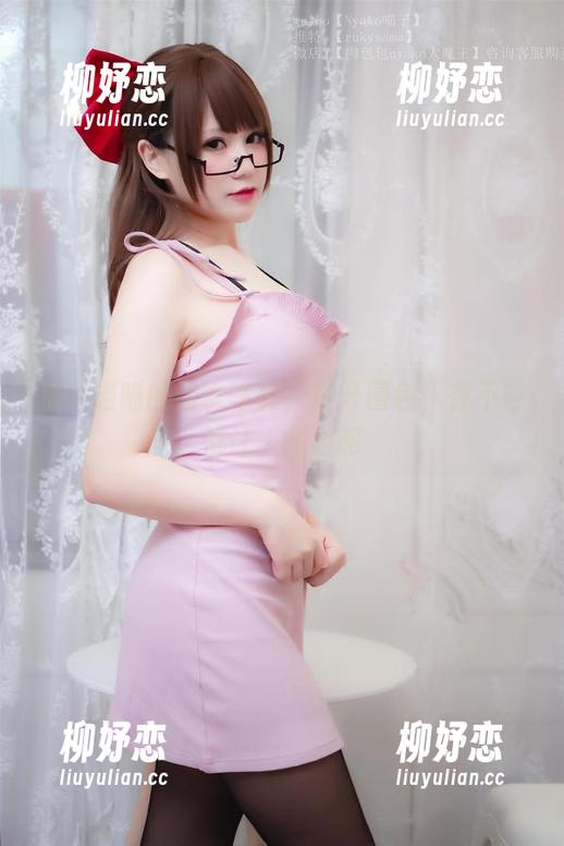 荒井喵喵的修女写真，打开图包，存不存都让人纠结呵