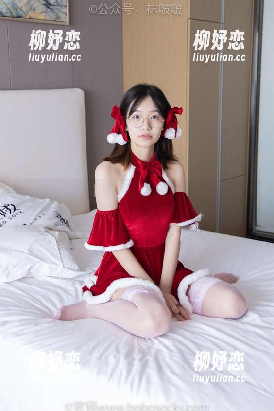 袜啵啵 - 周周的作品集又来了：白棉袜（自然穿脏）更新，给肮脏一种新定义。