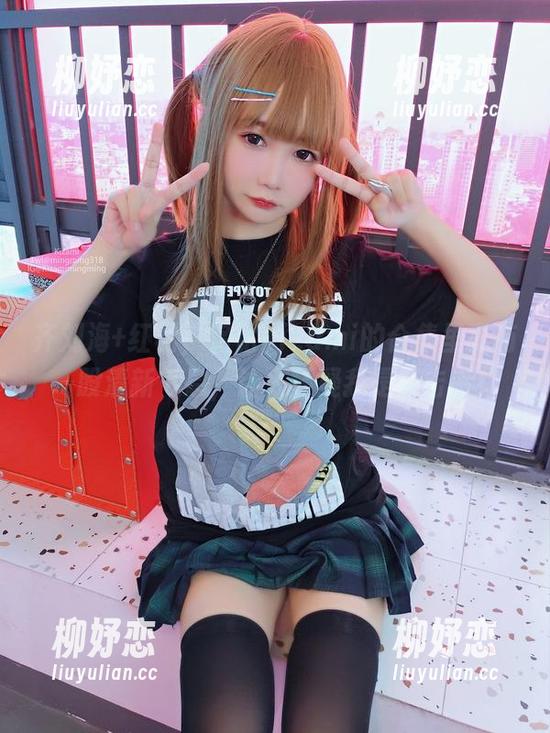 齐刘海+红裙，铭铭kizami的合集里真有一股清新气息，让人怀疑我是目击者！